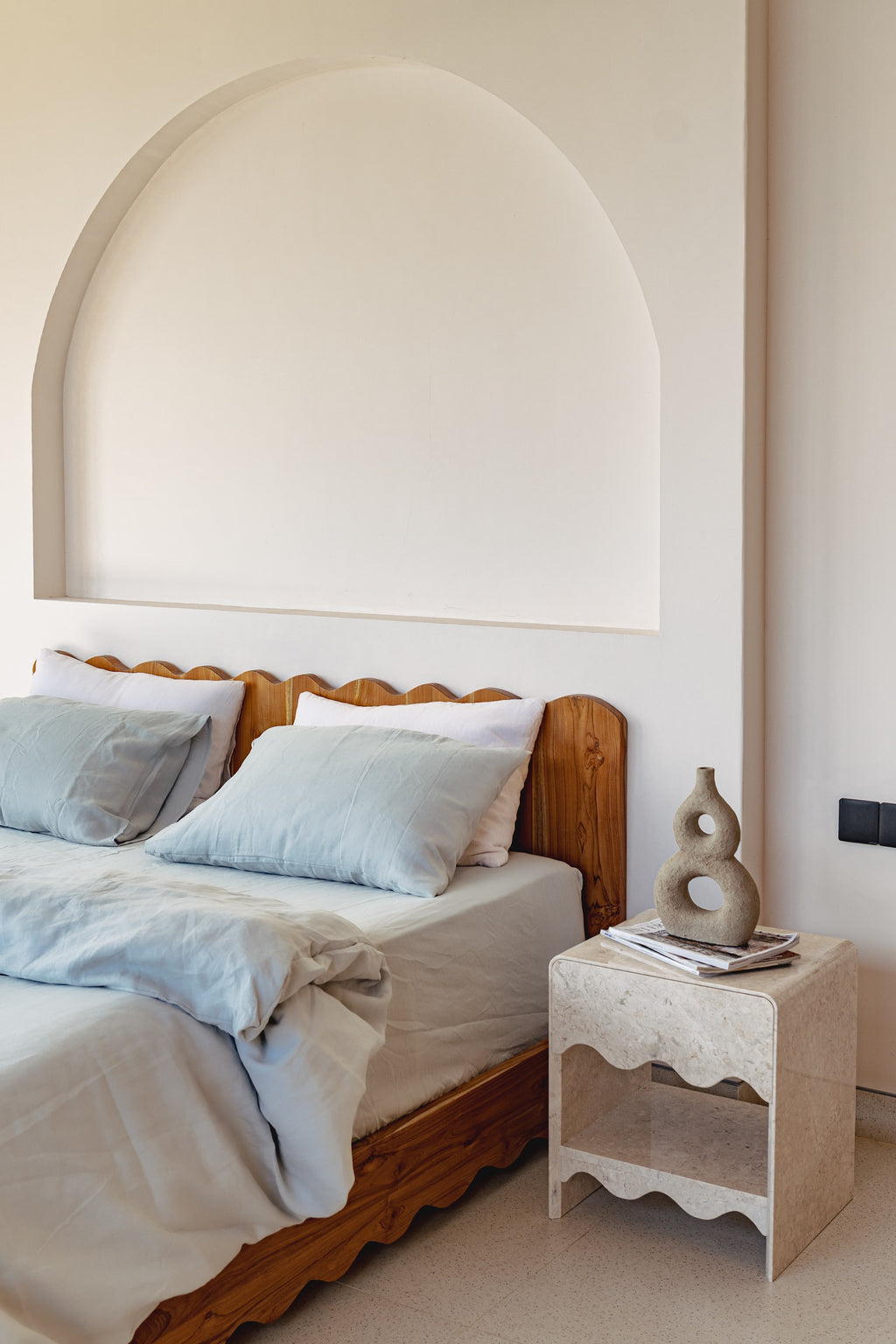 La Siesta Bedside - Marble