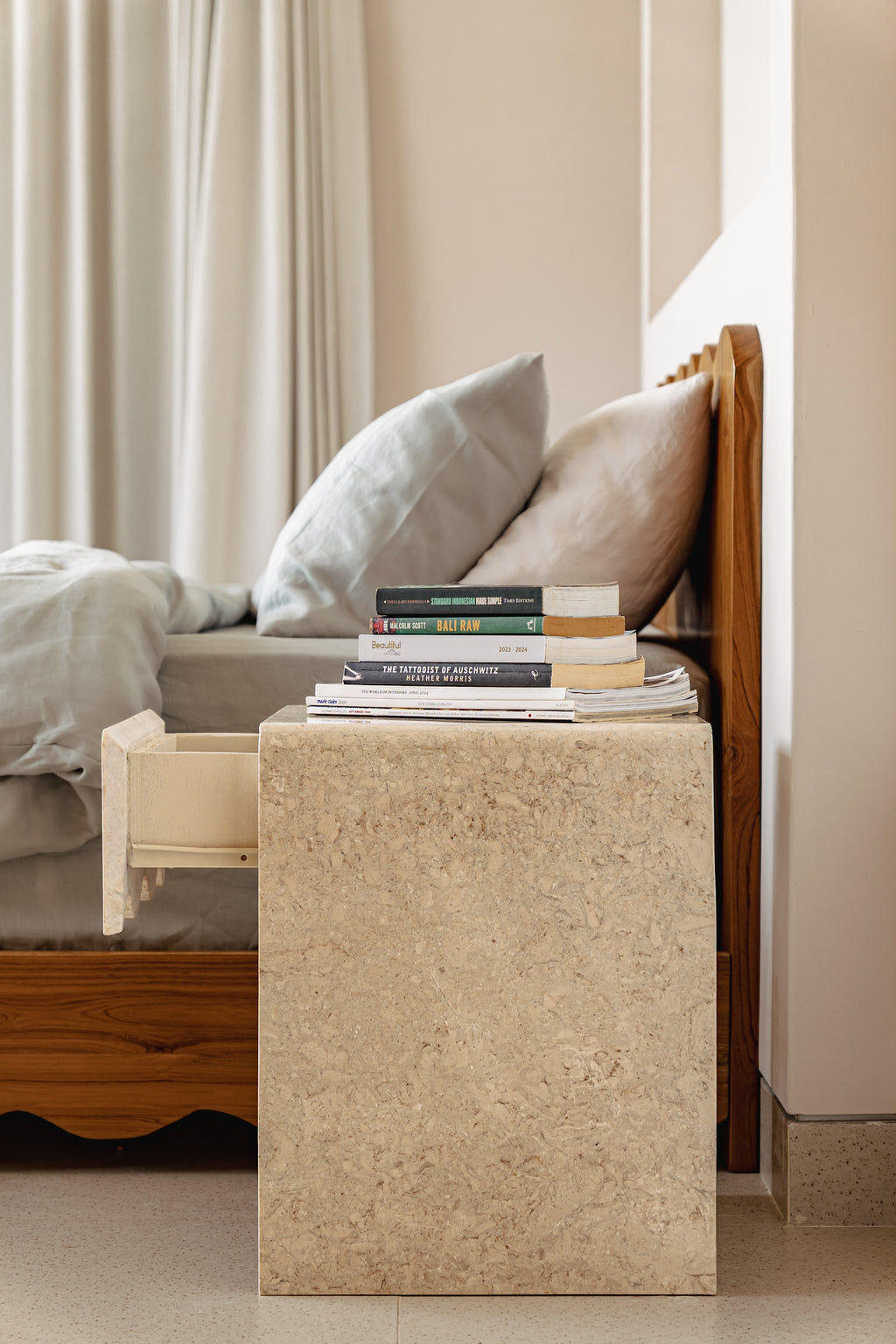 La Siesta Bedside - Marble